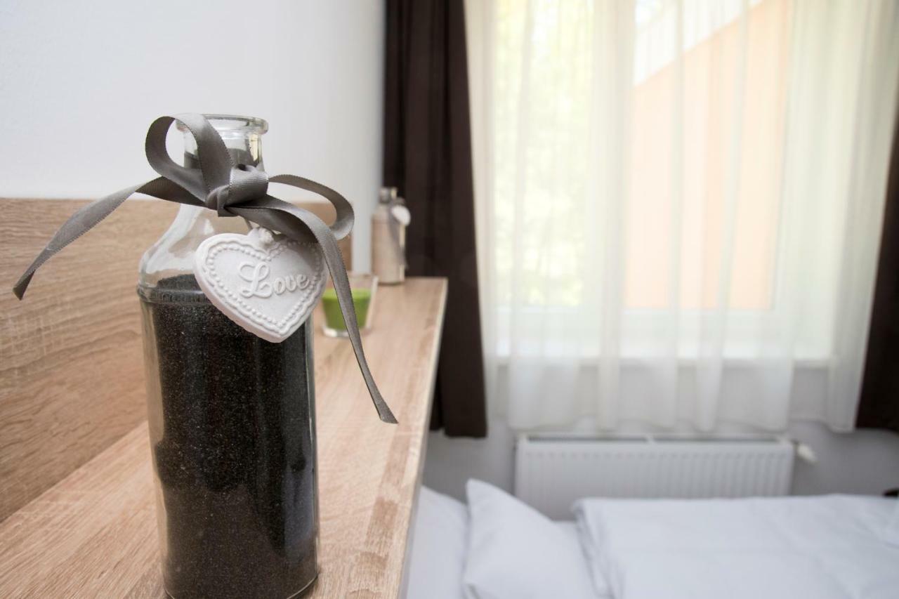 Akvarium Apartmanhazak Кестхей Экстерьер фото
